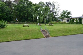 Americas Best Value Inn Geneva