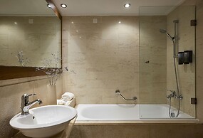 Aquila Elounda Village Resort, Suites & Spa