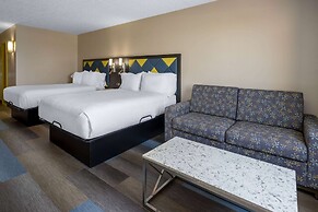 Days Hotel by Wyndham North Bergen /NYC Area
