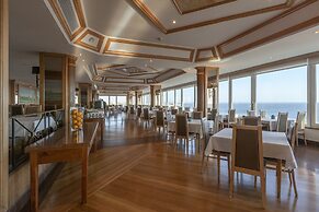 Carcavelos Beach Hotel