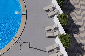 Carcavelos Beach Hotel