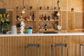 Carcavelos Beach Hotel