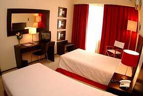 Carcavelos Beach Hotel