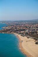 Carcavelos Beach Hotel