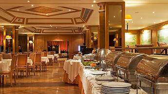 Carcavelos Beach Hotel