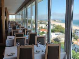 Carcavelos Beach Hotel