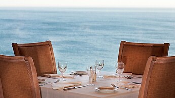 Carcavelos Beach Hotel