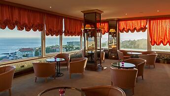 Carcavelos Beach Hotel