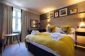Bridge Hotel