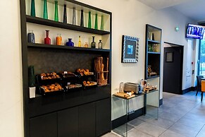 Porte de Versailles Hotel