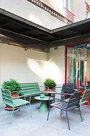 Porte de Versailles Hotel