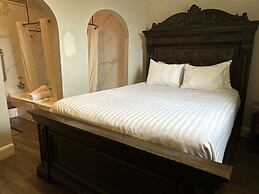 Chateau Avalon Hotel & Spa