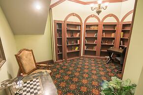 Chateau Avalon Hotel & Spa