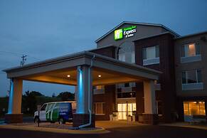 Holiday Inn Express Hotel & Suites Chanhassen, an IHG Hotel