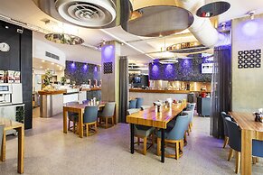 Metro Hotel Perth City