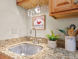 Red Pine Condominiums by All Seasons Resort Lodging