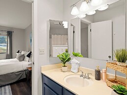 Red Pine Condominiums by All Seasons Resort Lodging