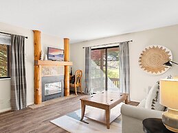 Red Pine Condominiums by All Seasons Resort Lodging