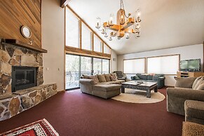 Red Pine Condominiums by All Seasons Resort Lodging