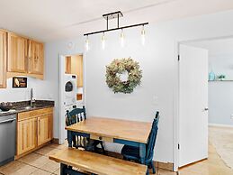 Red Pine Condominiums by All Seasons Resort Lodging