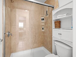 Red Pine Condominiums by All Seasons Resort Lodging