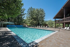 Red Pine Condominiums by All Seasons Resort Lodging