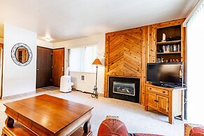Red Pine Condominiums by All Seasons Resort Lodging