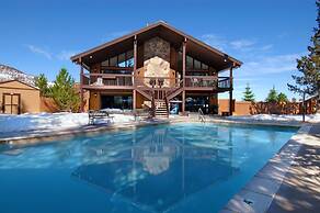 Red Pine Condominiums by All Seasons Resort Lodging