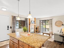 Red Pine Condominiums by All Seasons Resort Lodging