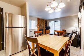 Red Pine Condominiums by All Seasons Resort Lodging