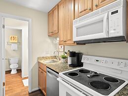 Red Pine Condominiums by All Seasons Resort Lodging