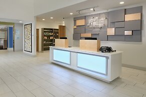 Holiday Inn Express Hotel & Suites Magnolia-Lake Columbia by IHG