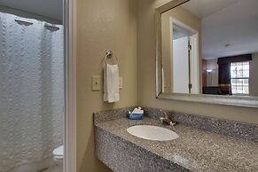 Key West Inn - Millbrook