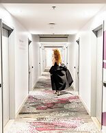 HOTEL 10