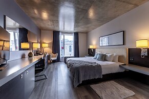 HOTEL 10