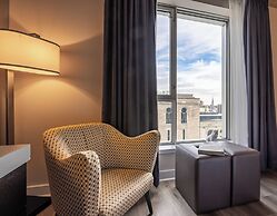 HOTEL 10