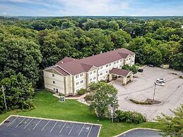 Comfort Inn & Suites East Moline near I-80