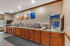 Comfort Inn & Suites East Moline near I-80