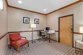 Comfort Inn & Suites East Moline near I-80