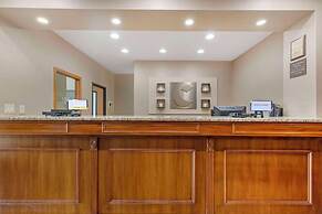 Comfort Inn & Suites East Moline near I-80