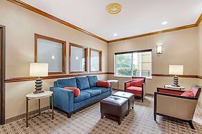 Comfort Inn & Suites East Moline near I-80