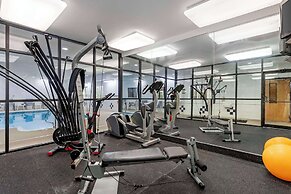 Comfort Inn & Suites East Moline near I-80