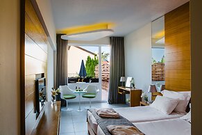 Napa Plaza Hotel - Adults Only