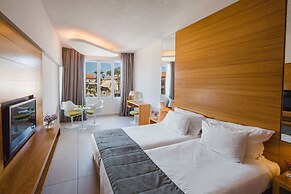 Napa Plaza Hotel - Adults Only