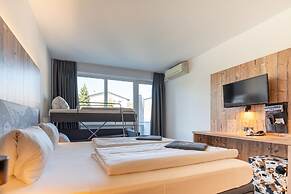 Binders Budget City Mountain Hotel