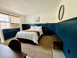 Budget Host East End Hotel in Riverhead