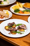 The Green Hotel Golf & Leisure Resort