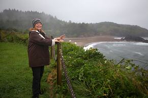 Clarion Inn Surfrider Resort