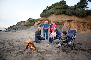 Clarion Inn Surfrider Resort