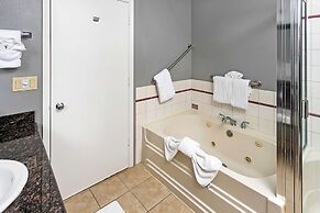 Clarion Inn Surfrider Resort